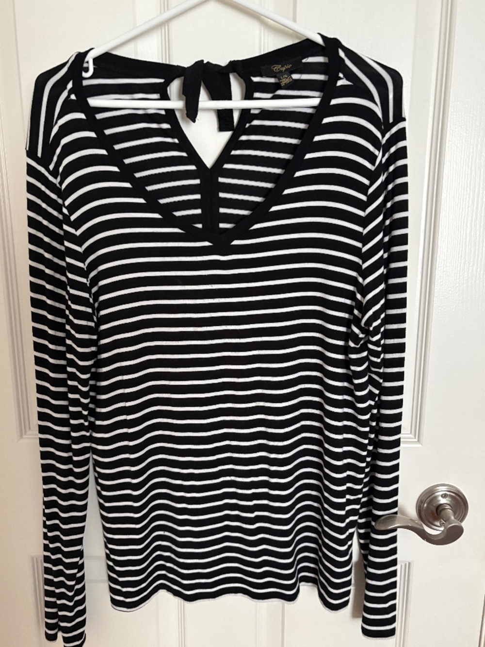 Long sleeve striped top🖤🤍